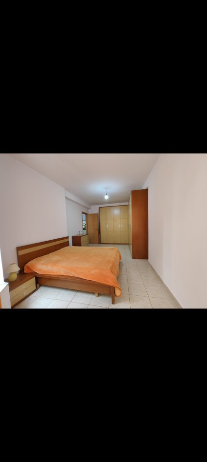 Tirane, jepet me qera apartament 2+1+Ballkon Kati 3, 85 m² 400 € (Astir)