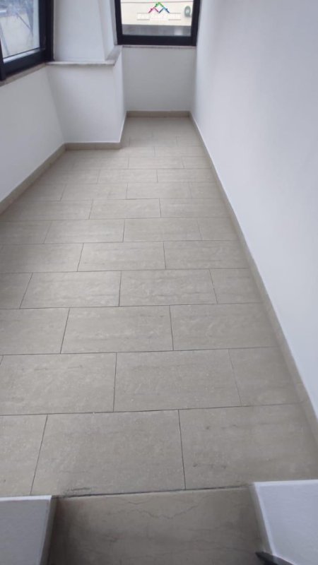 Tirane, jepet me qera zyre Kati 2, 115 m² 1.000 € (brryli)