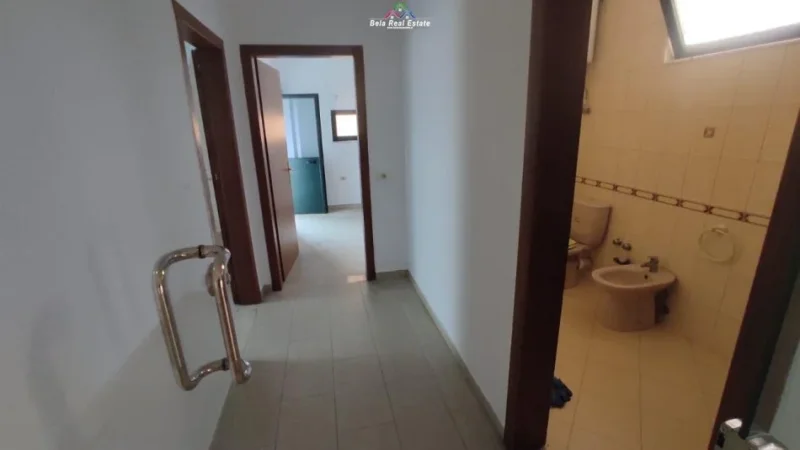 Tirane, jepet me qera zyre Kati 2, 115 m² 1.500 € (brryli)