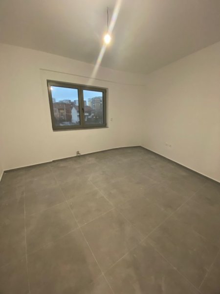 Tirane, jepet me qera apartament 1+1 Kati 1, 75 m² 399 € (Ish Fusha e Aviacionit)