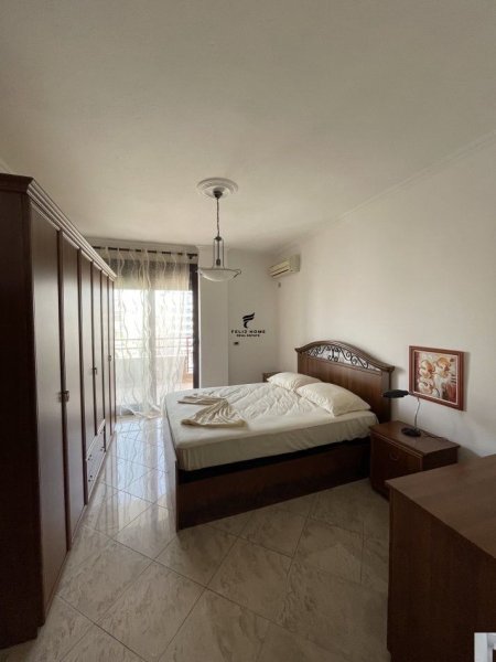 Tirane, jepet me qera apartament 2+1+Ballkon Kati 8, 145 m² 800 € (BLLOKU)