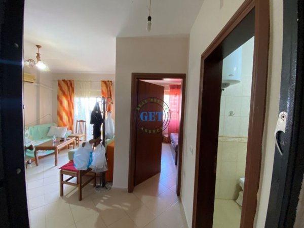 Durres, jepet me qera apartament 1+1 Kati 4, 55 m² 230 € (Shkembi i Kavajes)
