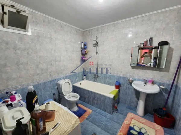 Tirane, shitet apartament duplex 3+1+Aneks+Ballkon Kati 3, 209 m² 300.000 € (Blloku Gintash)