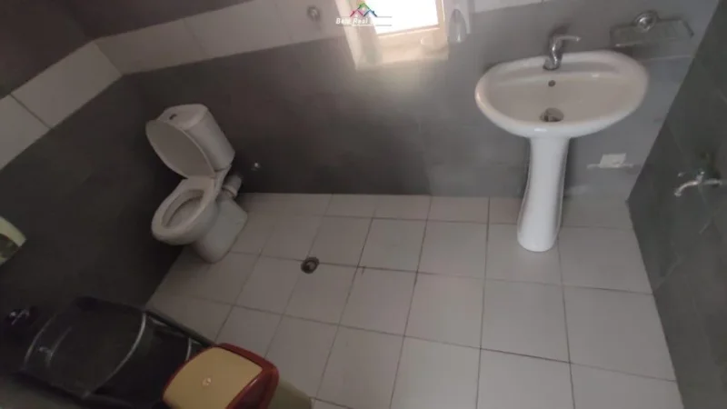 Tirane, jepet me qera zyre Kati 3, 115 m² 1.500 € (brryli)