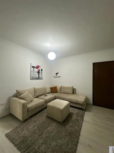 Tirane, jepet me qera apartament 1+1+Ballkon Kati 3, 65 m² 470 € (KOPSHTI BOTANIK)