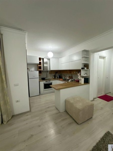 Tirane, jepet me qera apartament 1+1+Ballkon Kati 3, 65 m² 470 € (KOPSHTI BOTANIK)