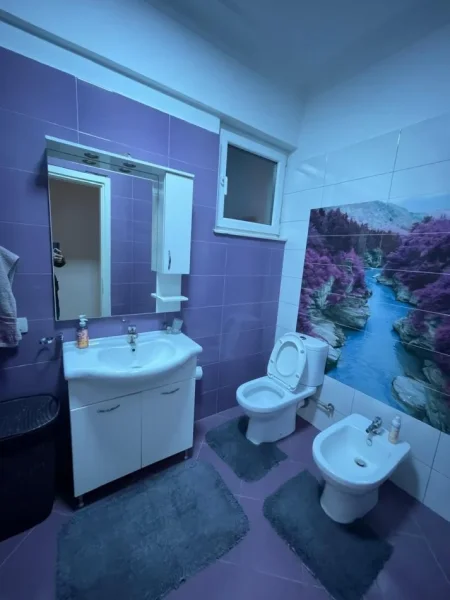Tirane, jepet me qera apartament 2+1 , 90 m² 750 € (Liqeni i Thate)