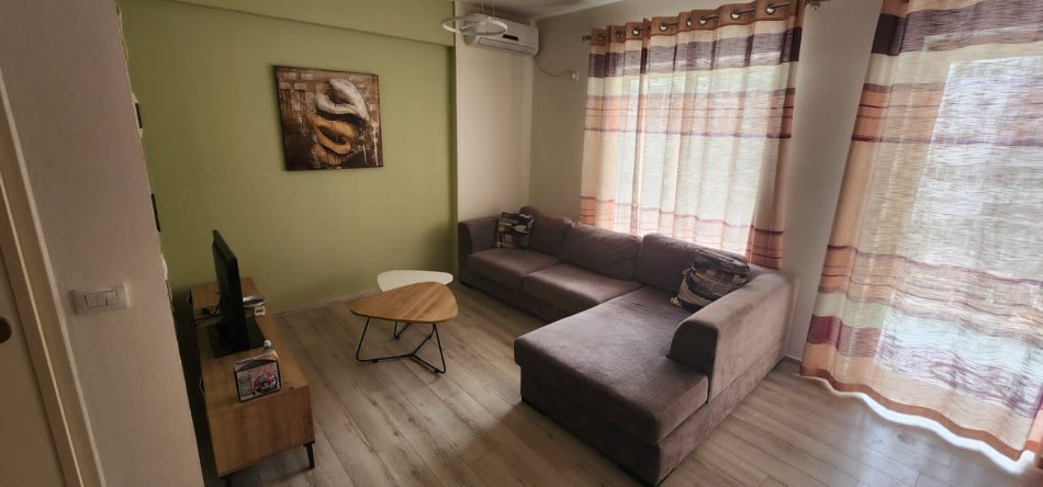 Tirane, jepet me qera apartament 2+1 Kati 4, 100 m² 700 € (Kopshti Zoologjik)