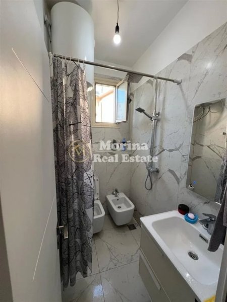 Tirane, jepet me qera apartament 1+1 Kati 2, 70 m² 400 € (Selite)