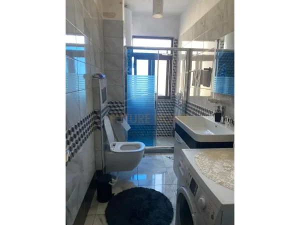 Tirane, shitet 1+1+Ballkon Kati 6, 67 m² 95.000 € (Unazaz e Re)