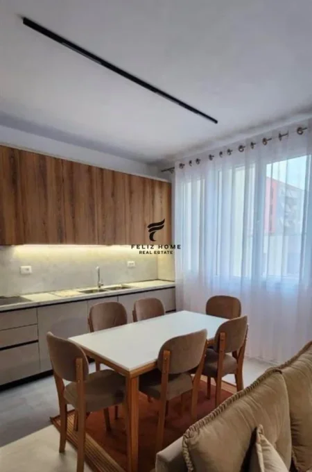 Tirane, jepet me qera apartament 2+1+Ballkon Kati 3, 100 m² 700 € (ASTIR)