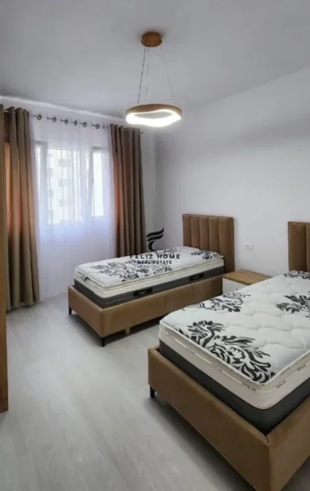 Tirane, jepet me qera apartament 2+1+Ballkon Kati 3, 100 m² 700 € (ASTIR)