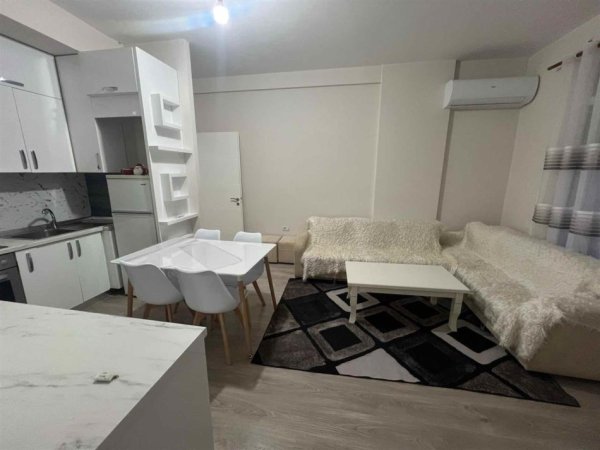 Tirane, jepet me qera apartament 3+1 Kati 9, (Ish Fusha e Aviacionit)