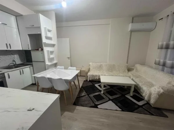 Tirane, jepet me qera apartament 3+1 Kati 9, (Ish Fusha e Aviacionit)