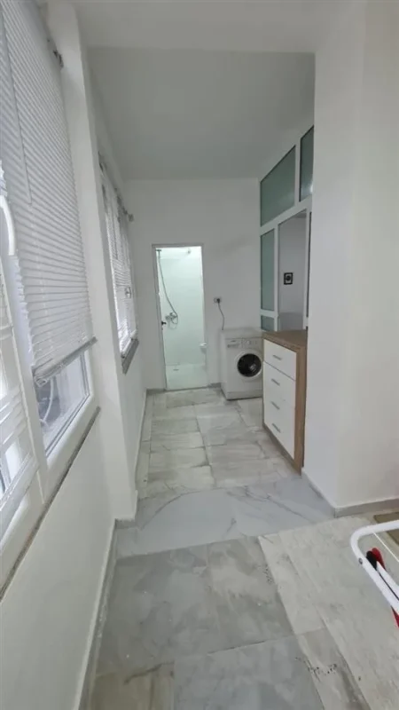 Tirane, jap me qera apartament 1+1 Kati 2, 60 m² 600 € (Bllok, afer Juridikut)