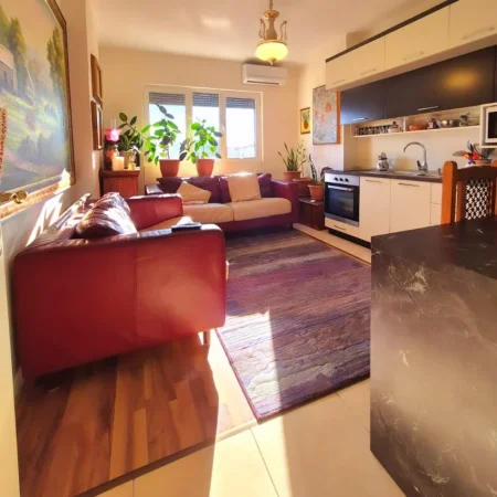 Tirane, shitet apartament 2+1 , 100 m² (Komuna e Parisit)