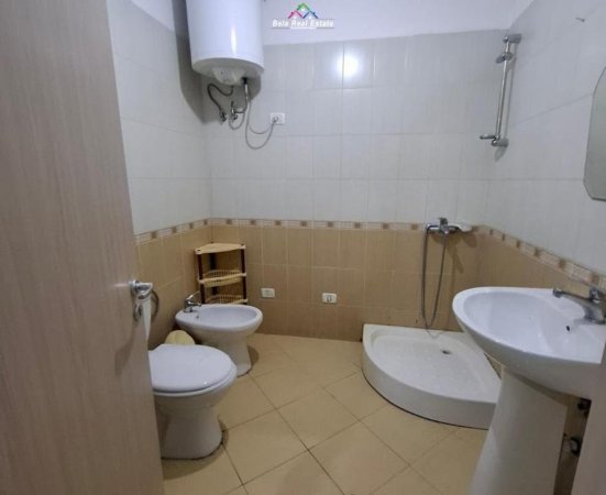Tirane, jepet me qera apartament 2+1 Kati 5, 98 m² 450 € (yzberisht)