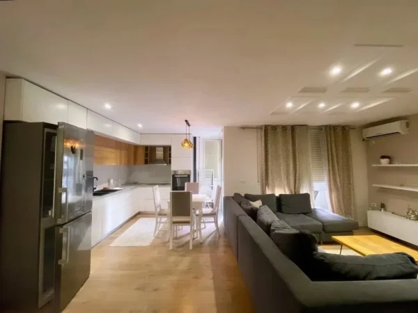 Tirane, shitet apartament 2+1 , 120 m² 166.000 € (Spitali Amerikan 3)