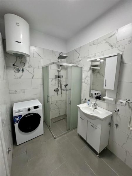 Tirane, jepet me qera apartament 1+1+Ballkon Kati 2, 73 m² 900 € (KOMUNA E PARISIT)