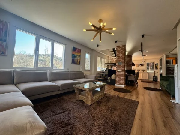 Tirane, shitet apartament 2+1 , 218.000 m² (Kopshti Zoologjik)