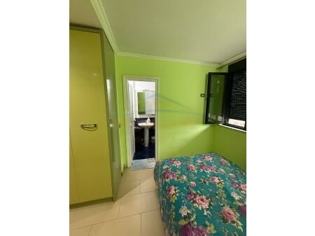 Qera, Apartament 3+1+2 (per banim ose biznes), Rruga Kongresi i Manastirit, Tirane. AREA49813