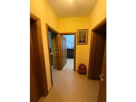 Qera, Apartament 3+1+2 (per banim ose biznes), Rruga Kongresi i Manastirit, Tirane. AREA49813