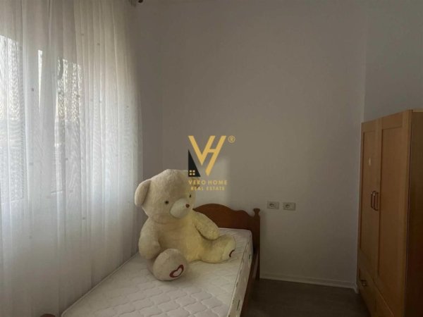 Tirane, jepet me qera apartament 3+1+Ballkon Kati 9, 95 m² 600 € (ISH FUSHA E AVIACIONIT)