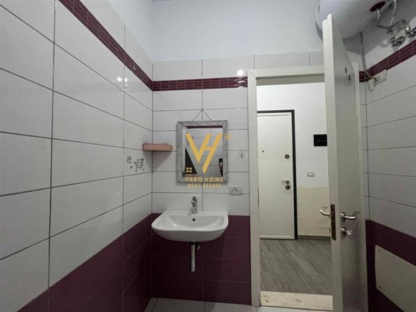 Tirane, jepet me qera apartament 3+1+Ballkon Kati 9, 95 m² 600 € (ISH FUSHA E AVIACIONIT)