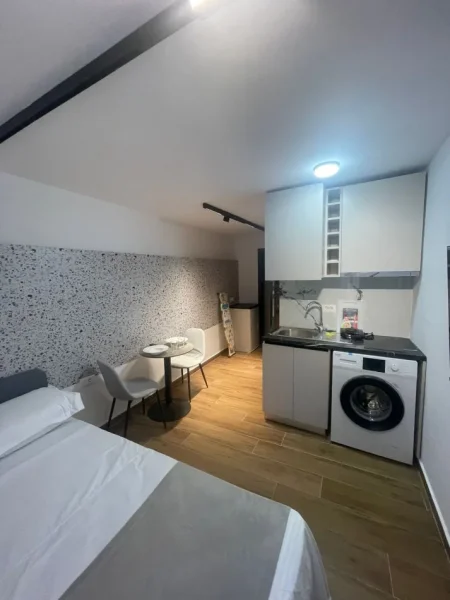 Tirane, shitet apartament 1+1 Kati 1, 100 m² 330.000 € (Sheshi Willson)