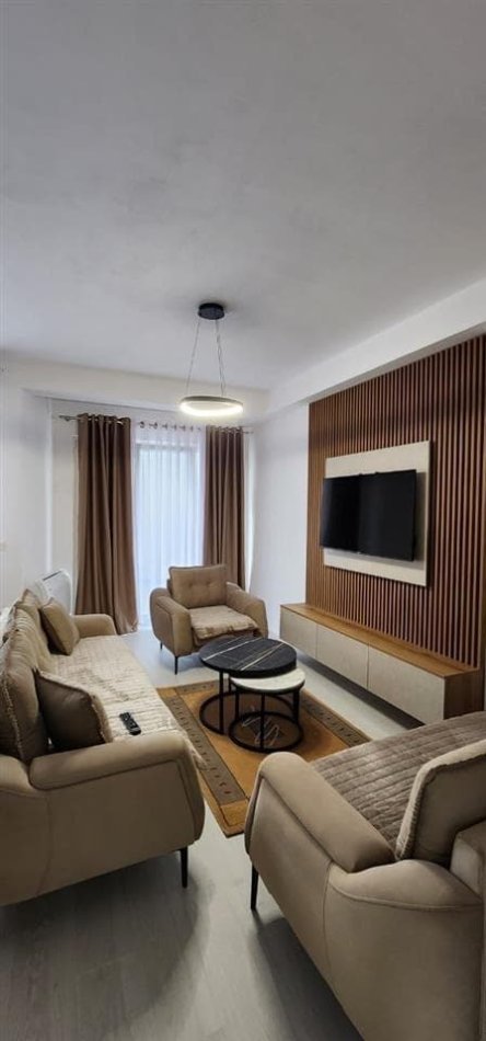Tirane, jepet me qera apartament 2+1+Ballkon Kati 3, 100 m² 700 € (FUSHA E AVIACIONIT)