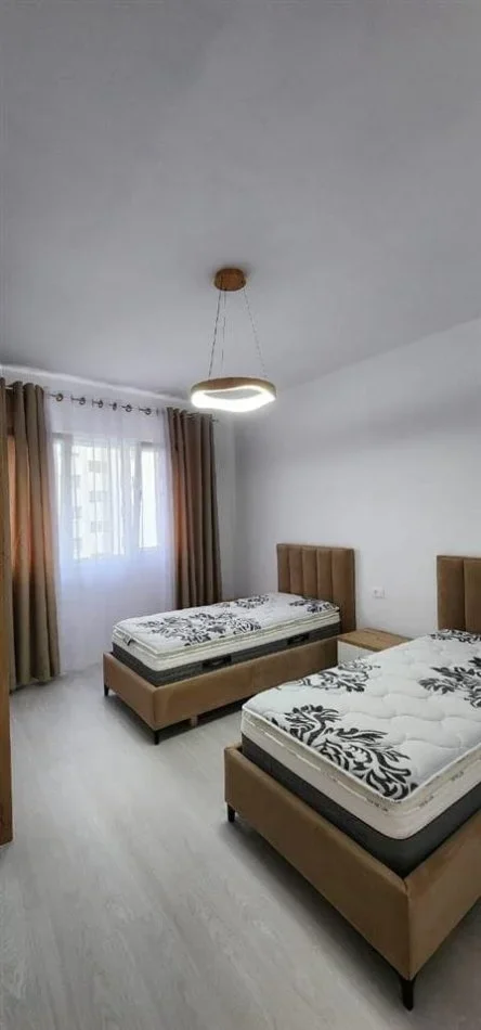 Tirane, jepet me qera apartament 2+1+Ballkon Kati 3, 100 m² 700 € (FUSHA E AVIACIONIT)