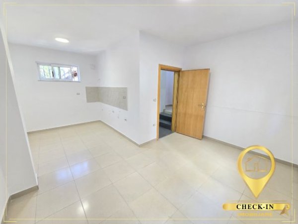 Tirane, jepet me qera apartament 1+1+Aneks+Ballkon Kati 1, 100 m² 600 € (Rruga Fortuzi)