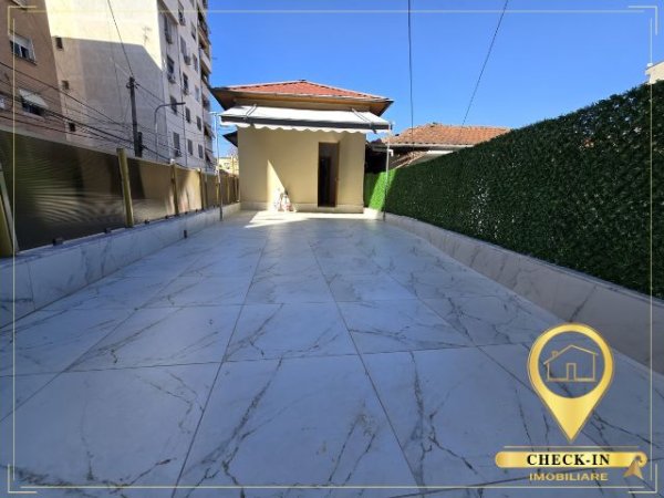 Tirane, jepet me qera apartament 1+1+Aneks+Ballkon Kati 1, 100 m² 600 € (Rruga Fortuzi)
