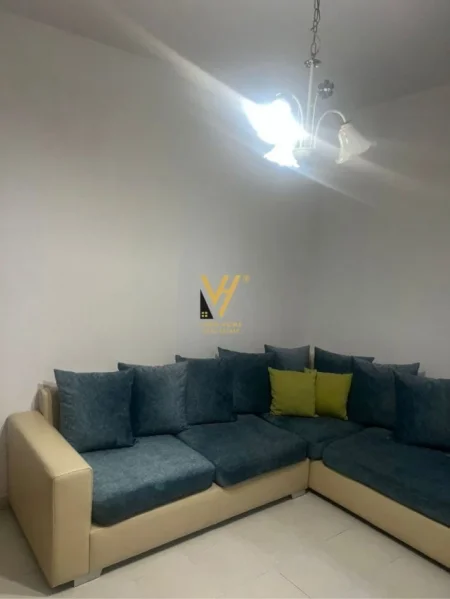 Tirane, jepet me qera apartament 3+1+Ballkon Kati 1, 100 m² 700 € (RRUGA SIRI KODRA)