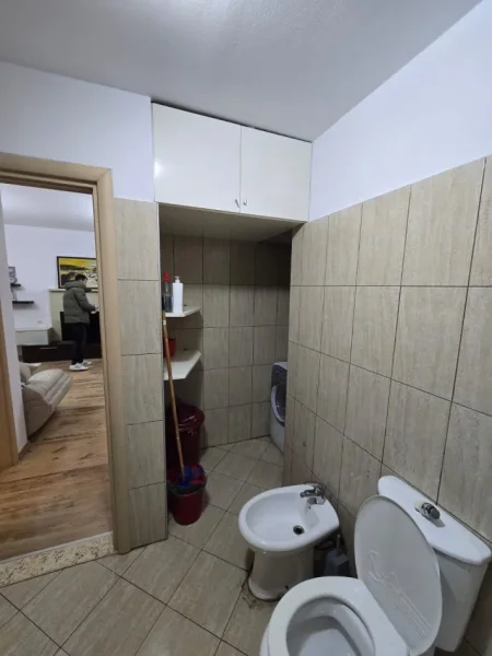 Tirane, shitet apartament 1+1+Ballkon Kati 5, 76 m² 98.000 € (Astir)