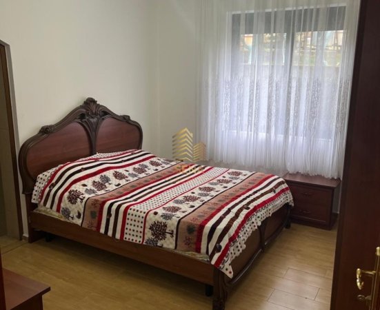 Tirane, jepet me qera Vile 2+1+Ballkon Kati 2, 120 m² 550 € (Rruga Abedin Pasha)