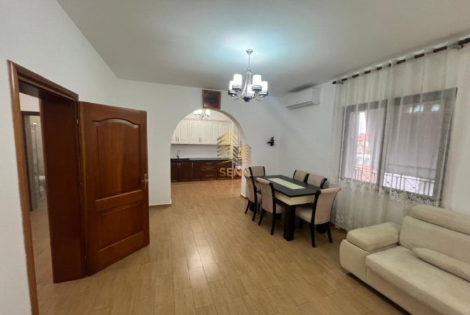 Tirane, jepet me qera Vile 2+1+Ballkon Kati 2, 120 m² 550 € (Rruga Abedin Pasha)