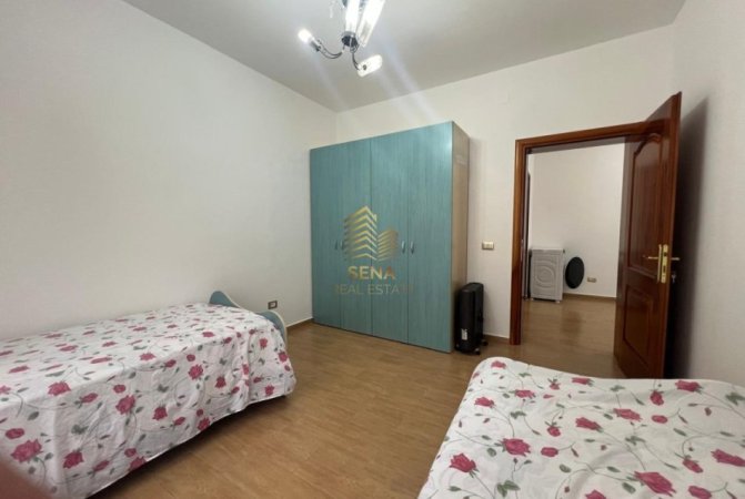 Tirane, jepet me qera Vile 2+1+Ballkon Kati 2, 120 m² 550 € (Rruga Abedin Pasha)