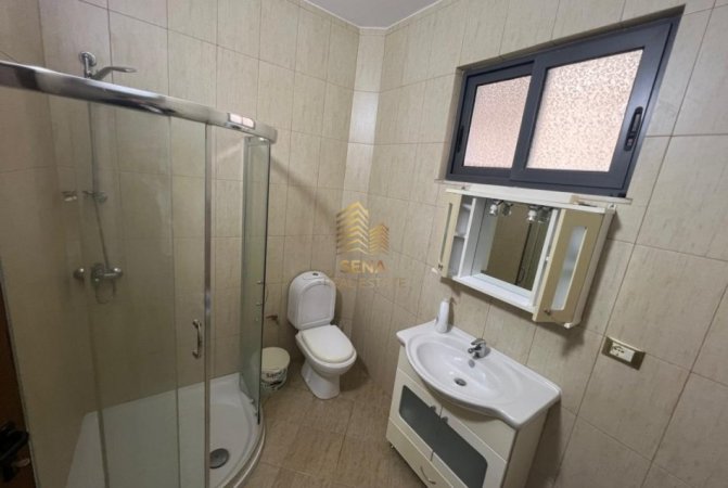 Tirane, jepet me qera Vile 2+1+Ballkon Kati 2, 120 m² 550 € (Rruga Abedin Pasha)