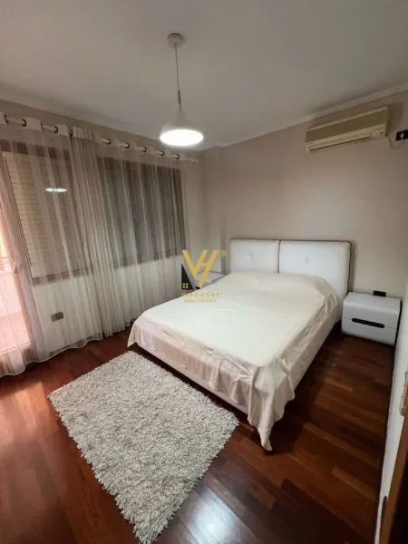Tirane, jepet me qera apartament 1+1+Ballkon Kati 7, 70 m² 700 € (SHESHI WILLSON)
