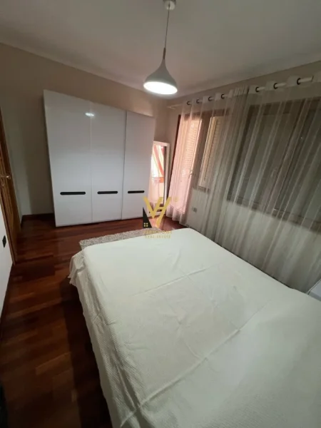 Tirane, jepet me qera apartament 1+1+Ballkon Kati 7, 70 m² 700 € (SHESHI WILLSON)