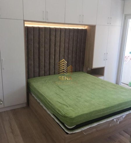 Tirane, jepet me qera apartament 1+1 Kati 3, 60 m² 600 € (Rruga Robert Shvarc)