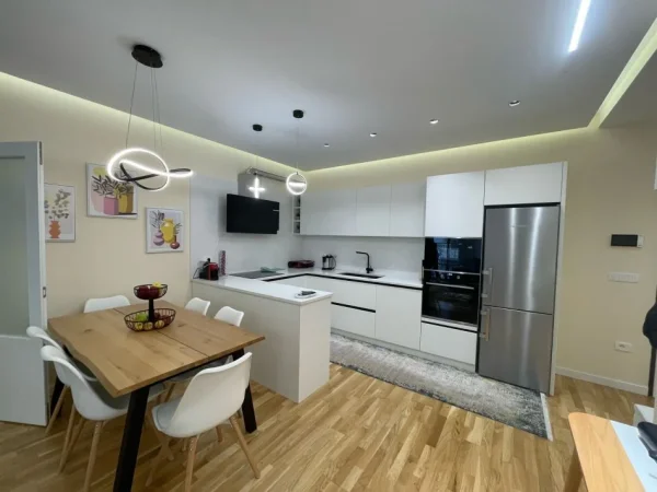 Tirane, shitet apartament 2+1 Kati 1, 90 m² 285.000 € (Liqeni i Thate)
