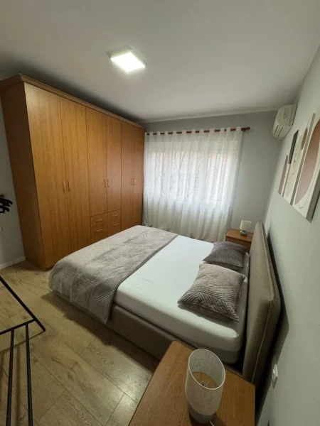 Tirane, jap me qera apartament 1+1+Ballkon Kati 5, 70 m² 600 € (Myslym Shyr,)