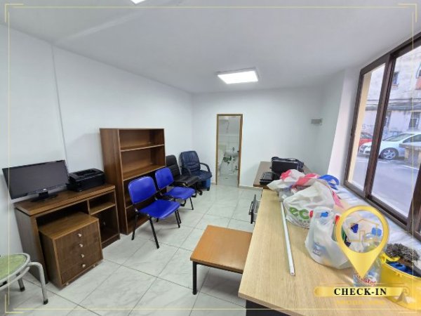 Tirane, jepet me qera dyqan Kati 0, 23 m² 400 € (Rruga Fortuzi)
