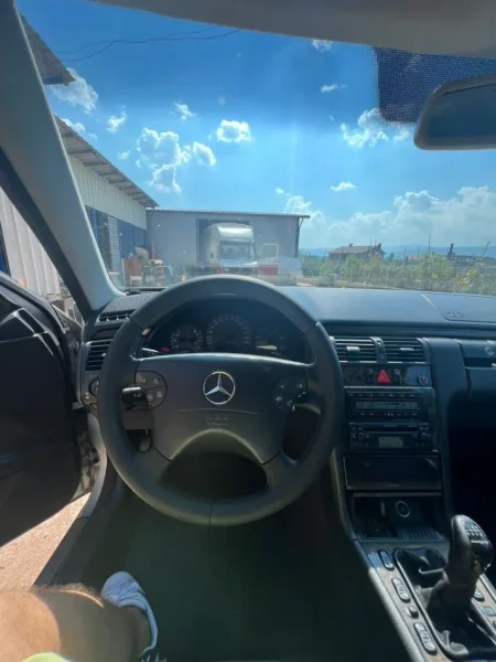 Tirane, shitet W210 2.7 avantgard