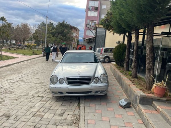 Tirane, shitet W210 2.7 avantgard