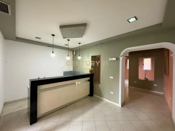 Tirane, shitet apartament 1+1 Kati 1, 51 m² 80.000 € (Tek Brryli)