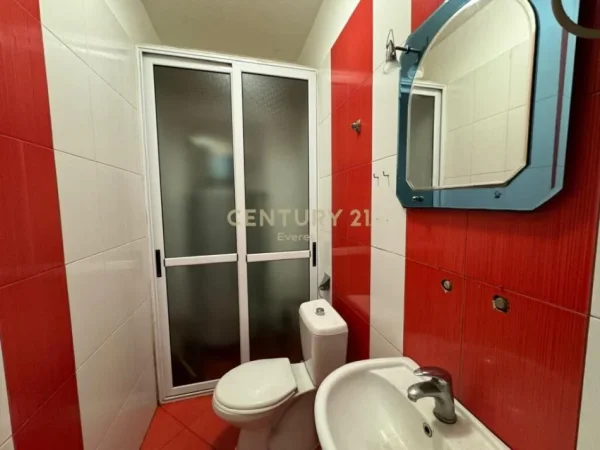 Tirane, shitet apartament 1+1 Kati 1, 51 m² 80.000 € (Tek Brryli)