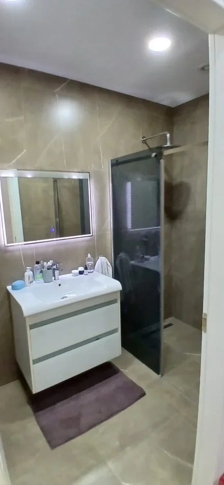 Durres, shitet apartament 3+1+Ballkon Kati 2, 100 m² 200.000 € (lagja Nr 1 Rr.Epikadeve)